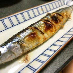 家庭で焼いた焼き魚の画像