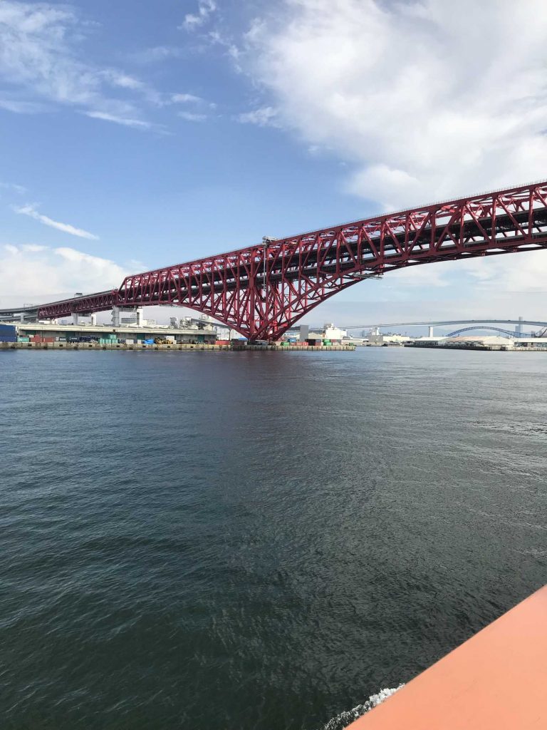 赤い橋の画像